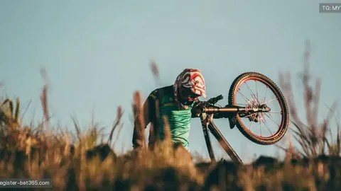 意甲焦点战：吉鲁点球助AC米兰险胜罗马，莱奥倒挂破门，卢卡库首秀惊艳